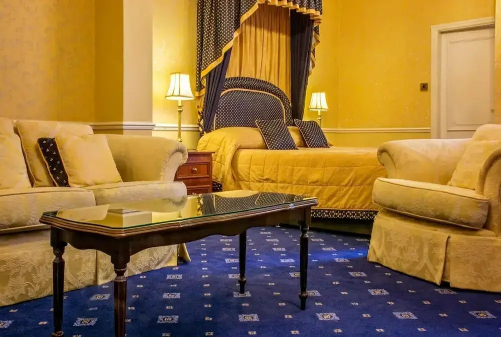 The Revelstoke Hotel