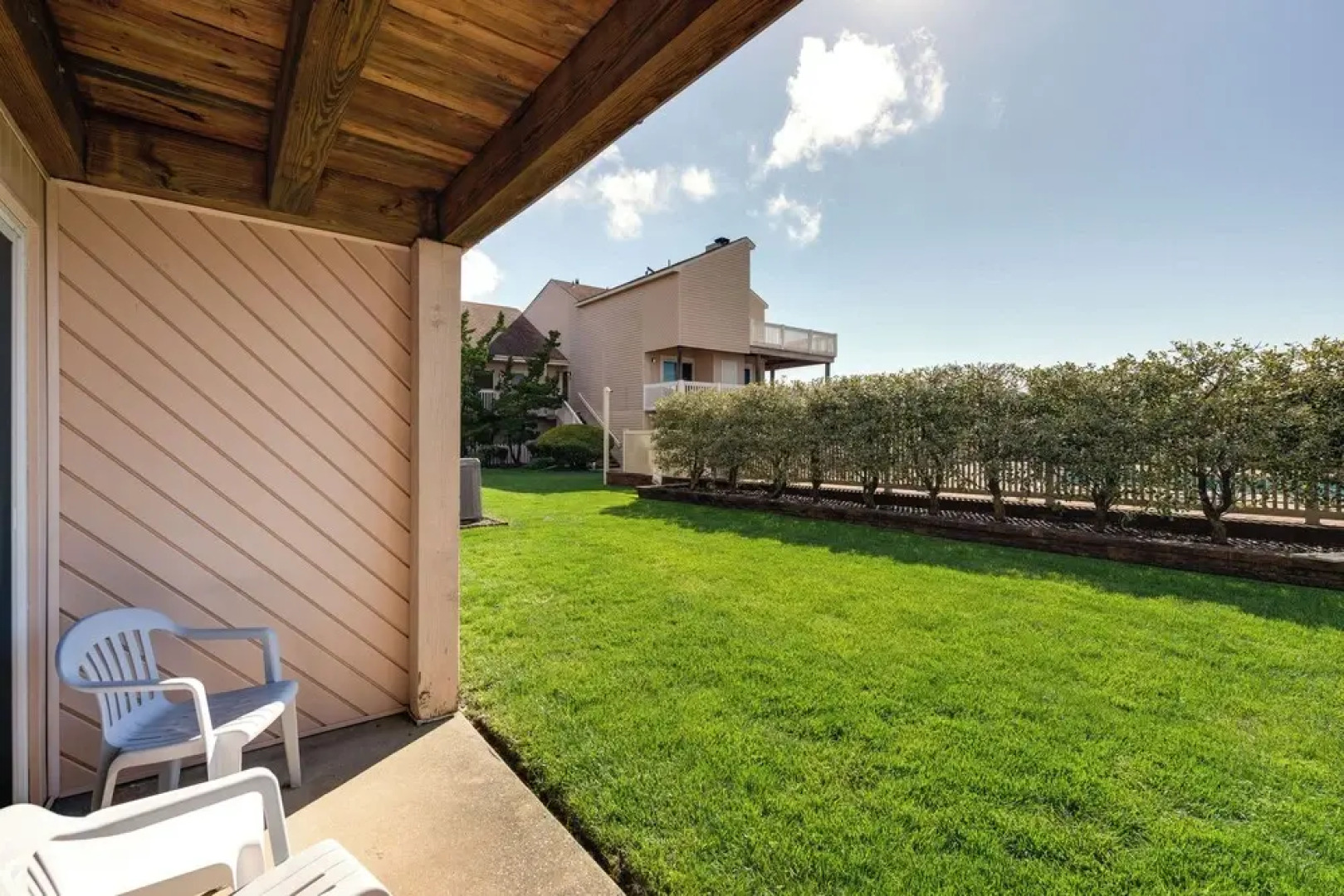 Brigantine Condo w/ Beach Access & Pool Views