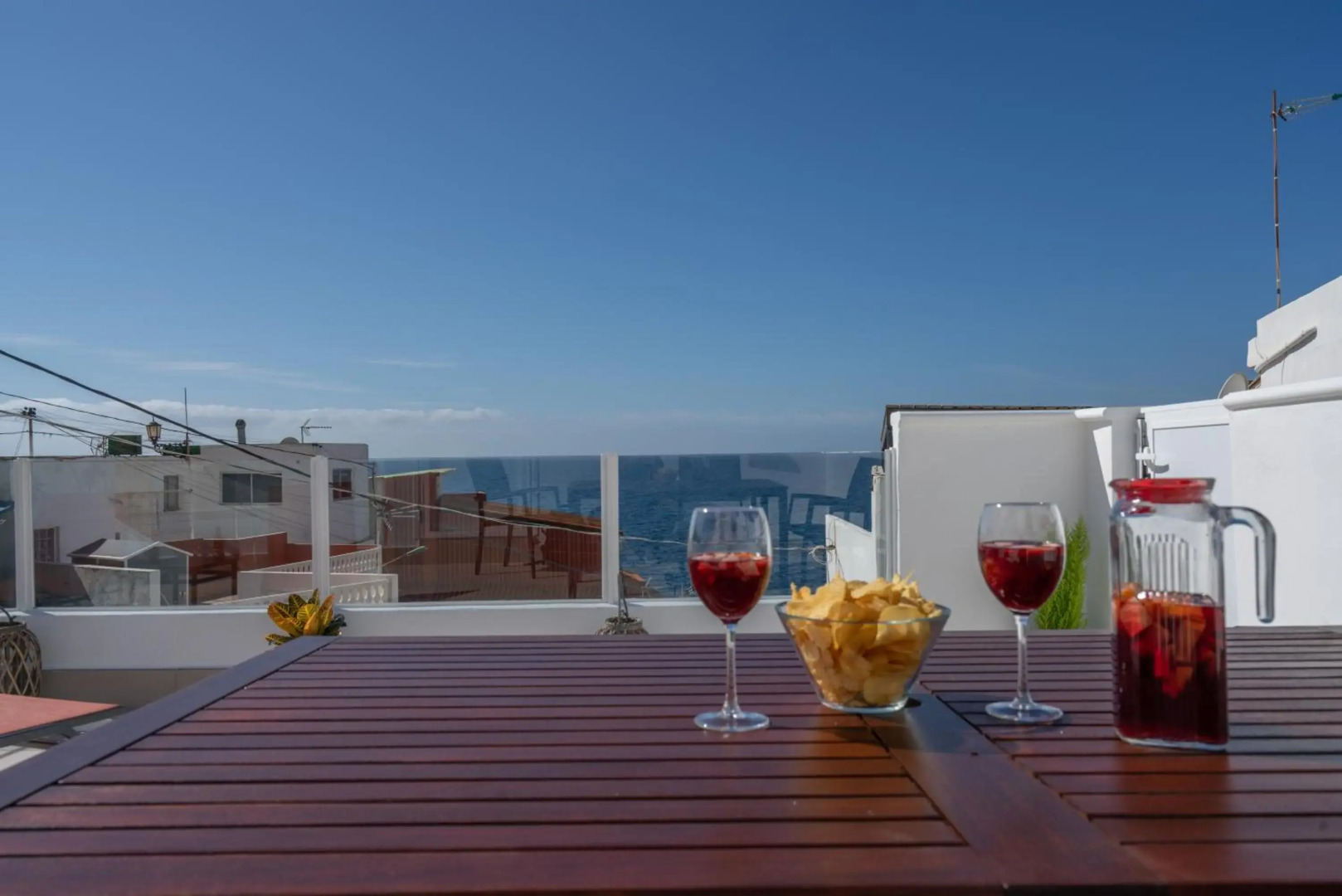 Spectacular Cave with two large terraces (70m2) by the sea