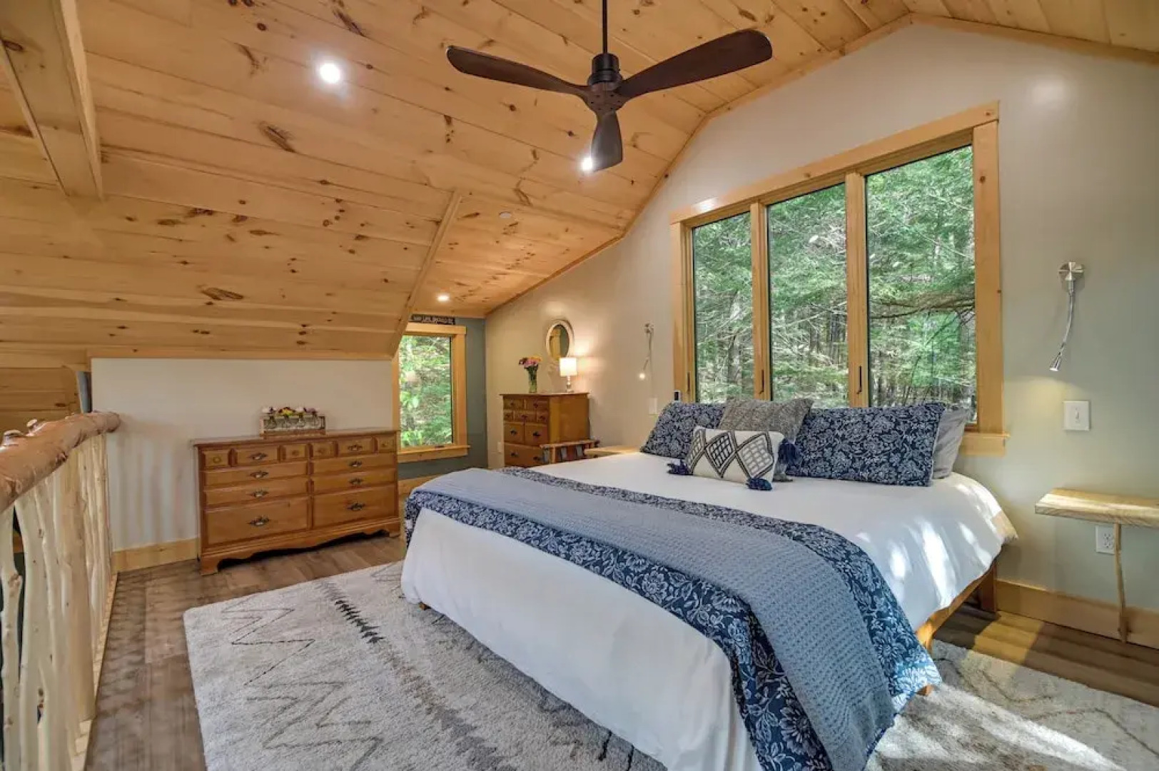 Tree House w/ Hot Tub: Near Sunday River Resort!