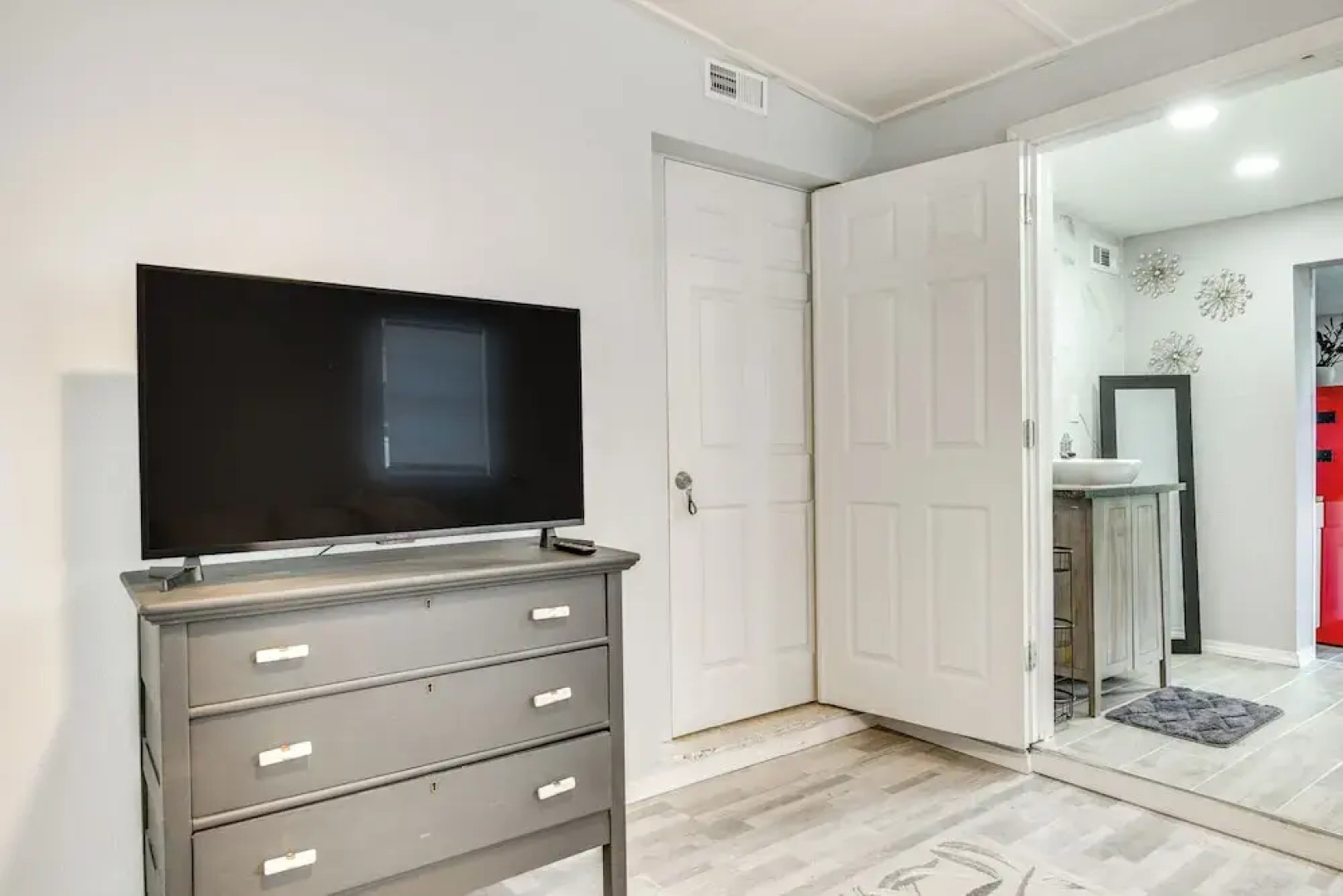 Apt 1 Mi to Riverfront in Titusville w/ Patio