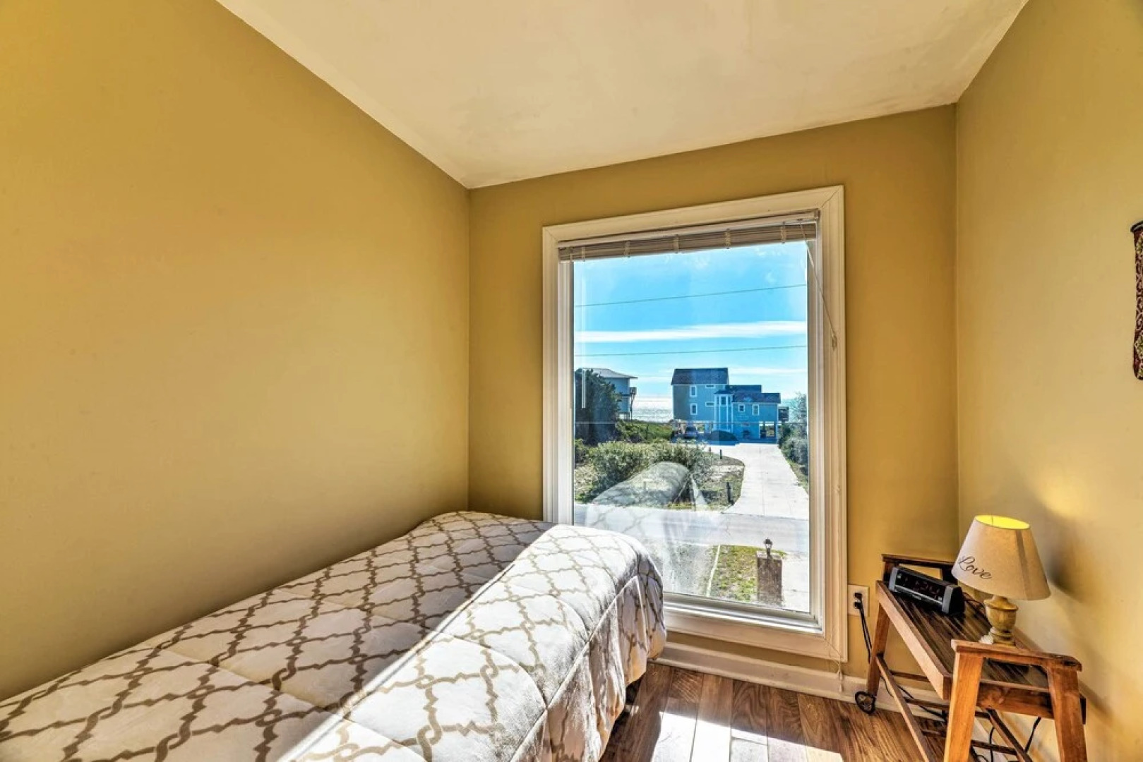 'east of the Sun' Beachside Apartment w/ Deck!