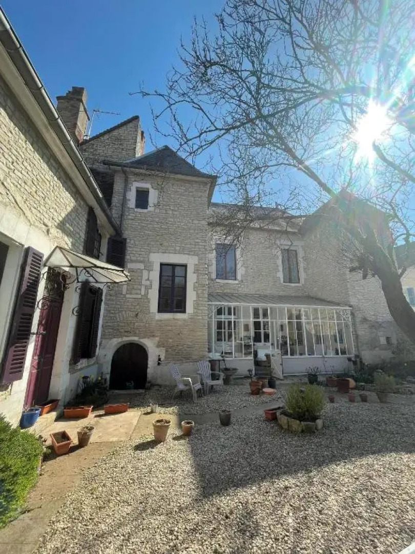 Escapade Place Voltaire