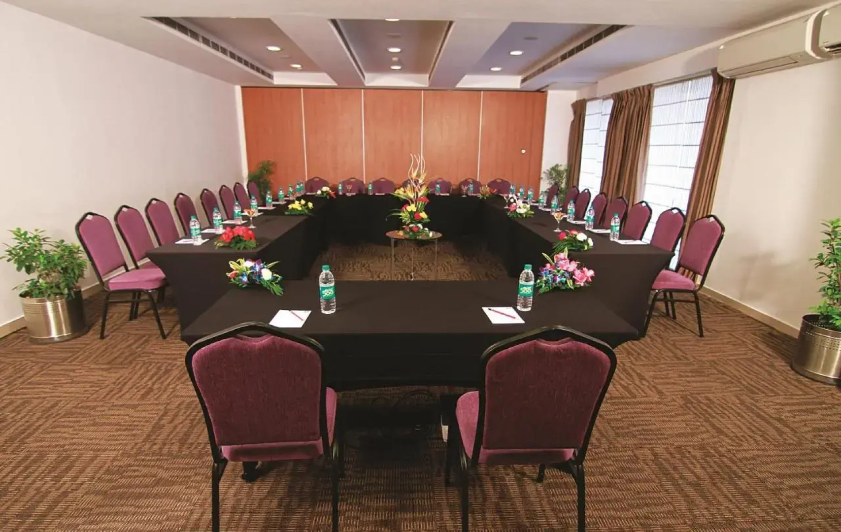 Caspia Hotel New Delhi Shalimar Bagh