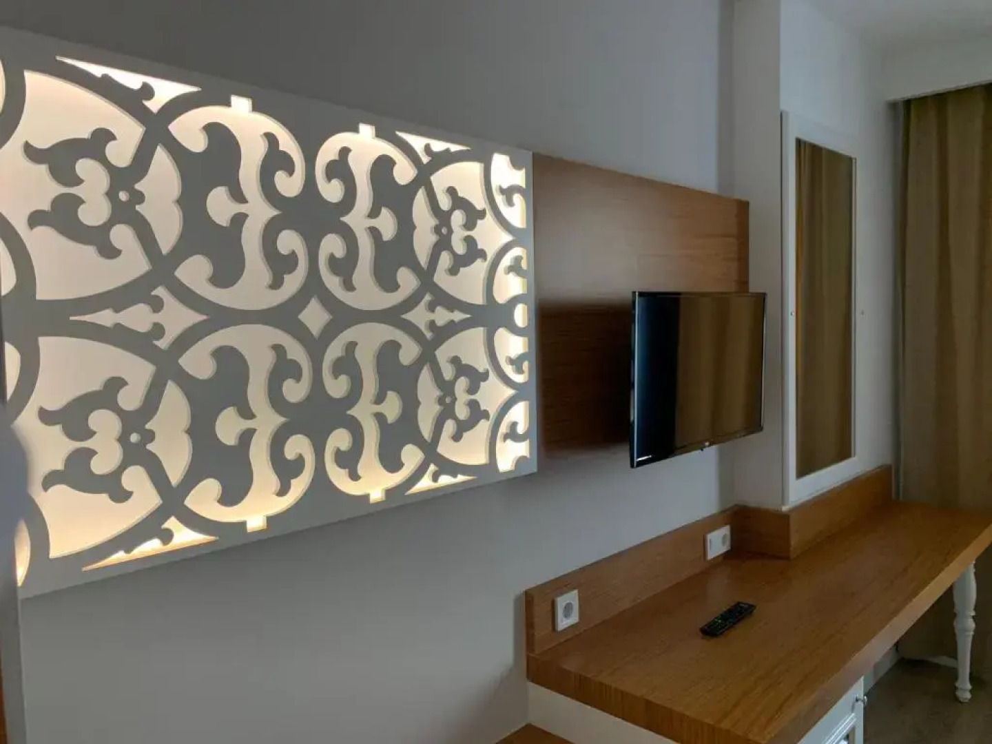 Курорт The Sansa Hotel & Spa