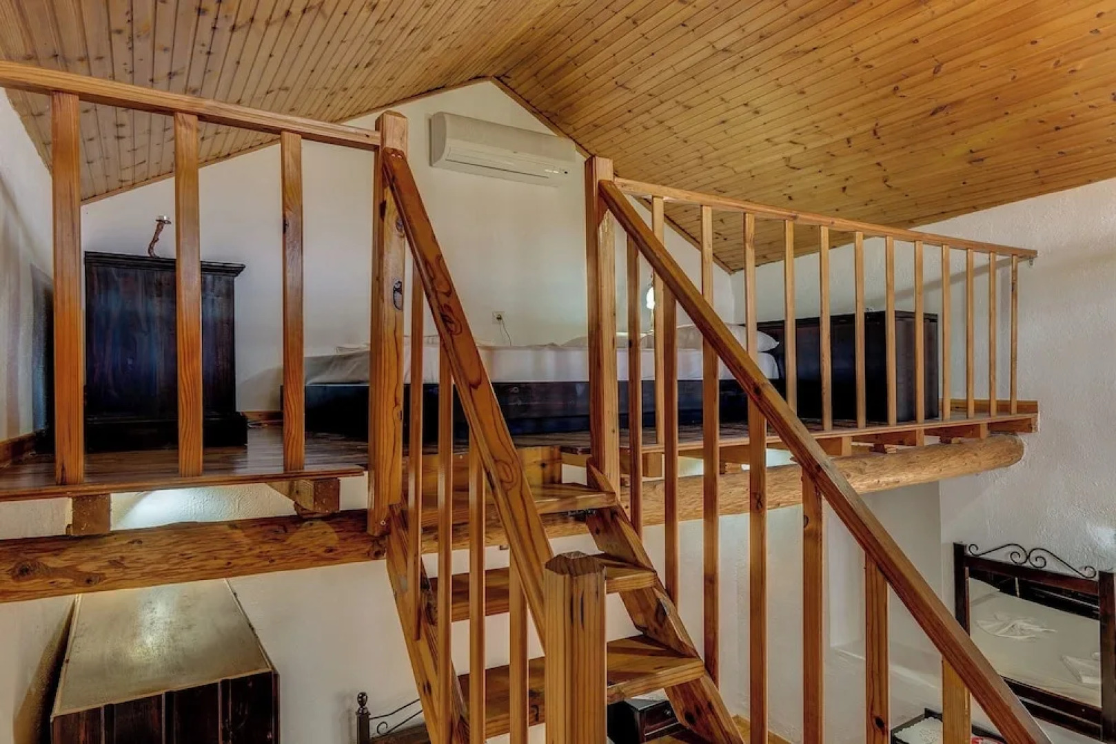 Dream 1 -traditional House With Pool To Share