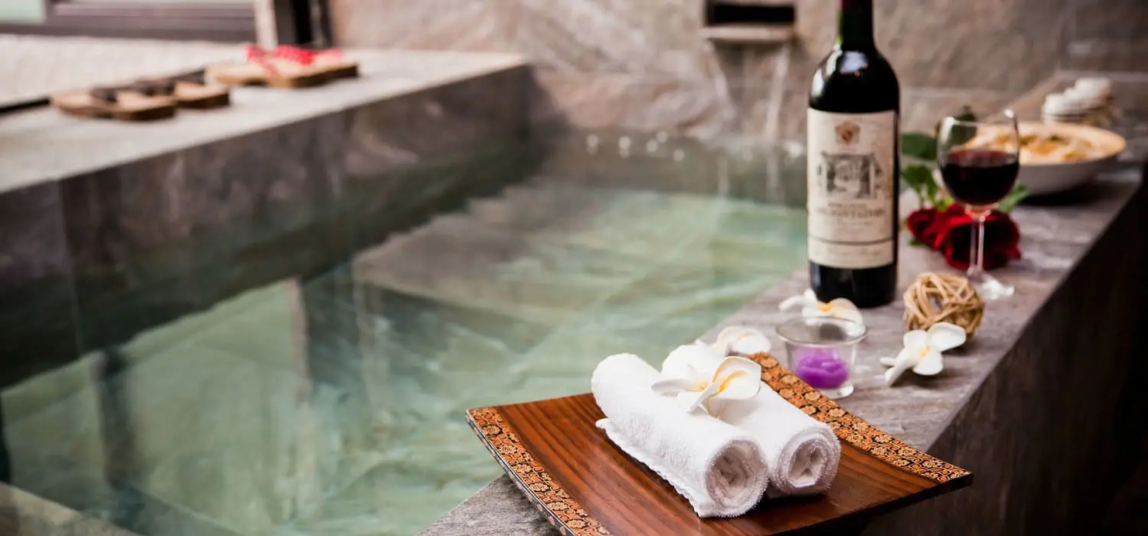 The Loft Seaside Suites