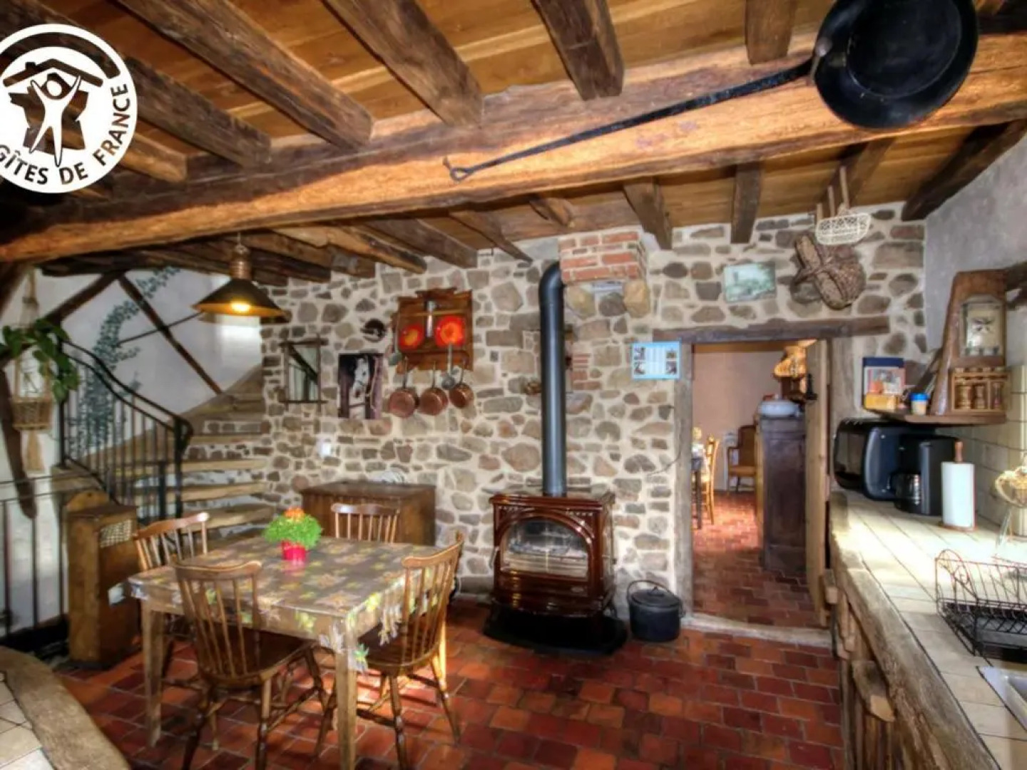 Gîte Chirassimont, 2 pièces, 4 personnes - FR-1-496-137