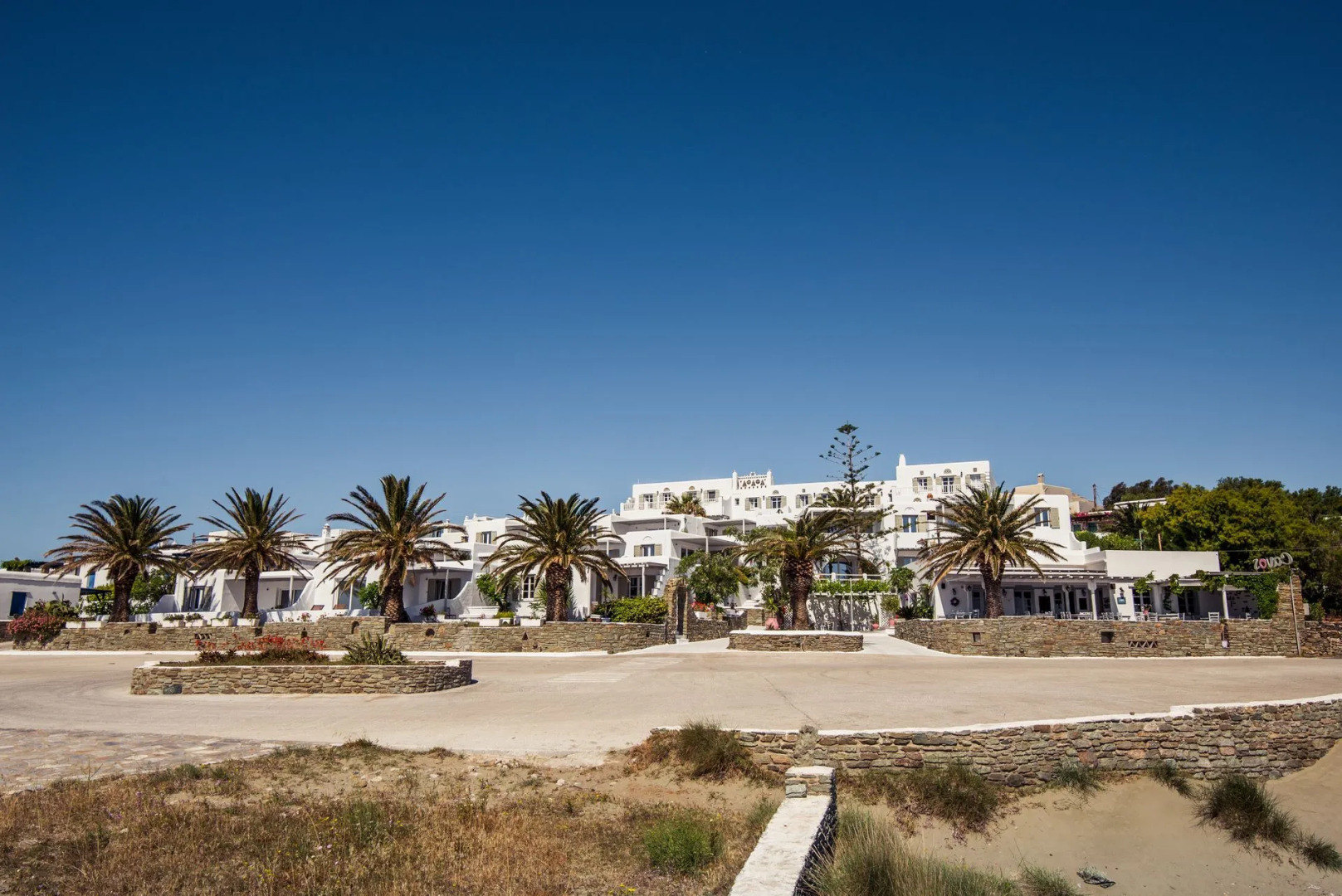 Cavos Studios & Appartements