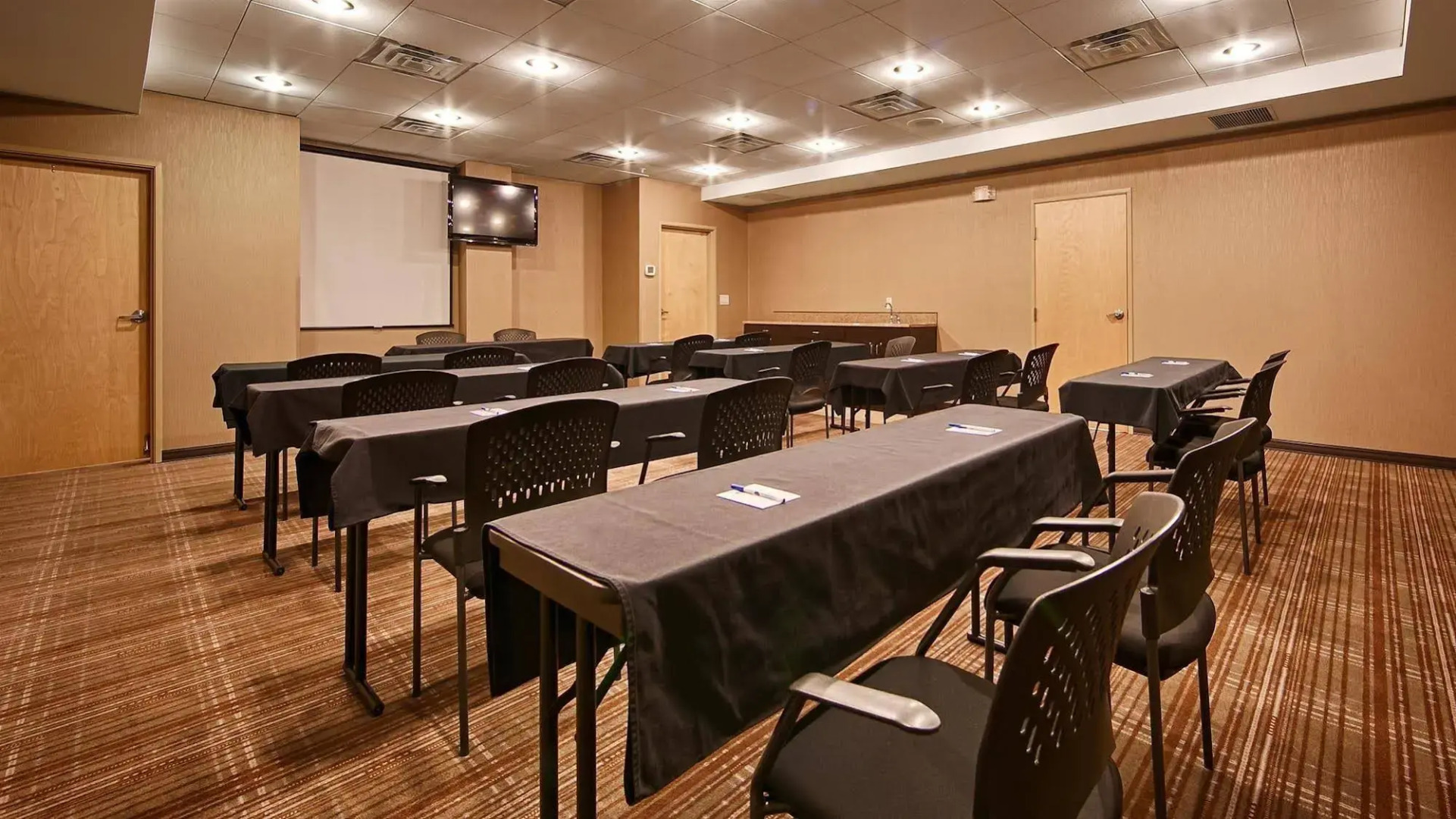 Sonesta Essential Indianapolis Airport