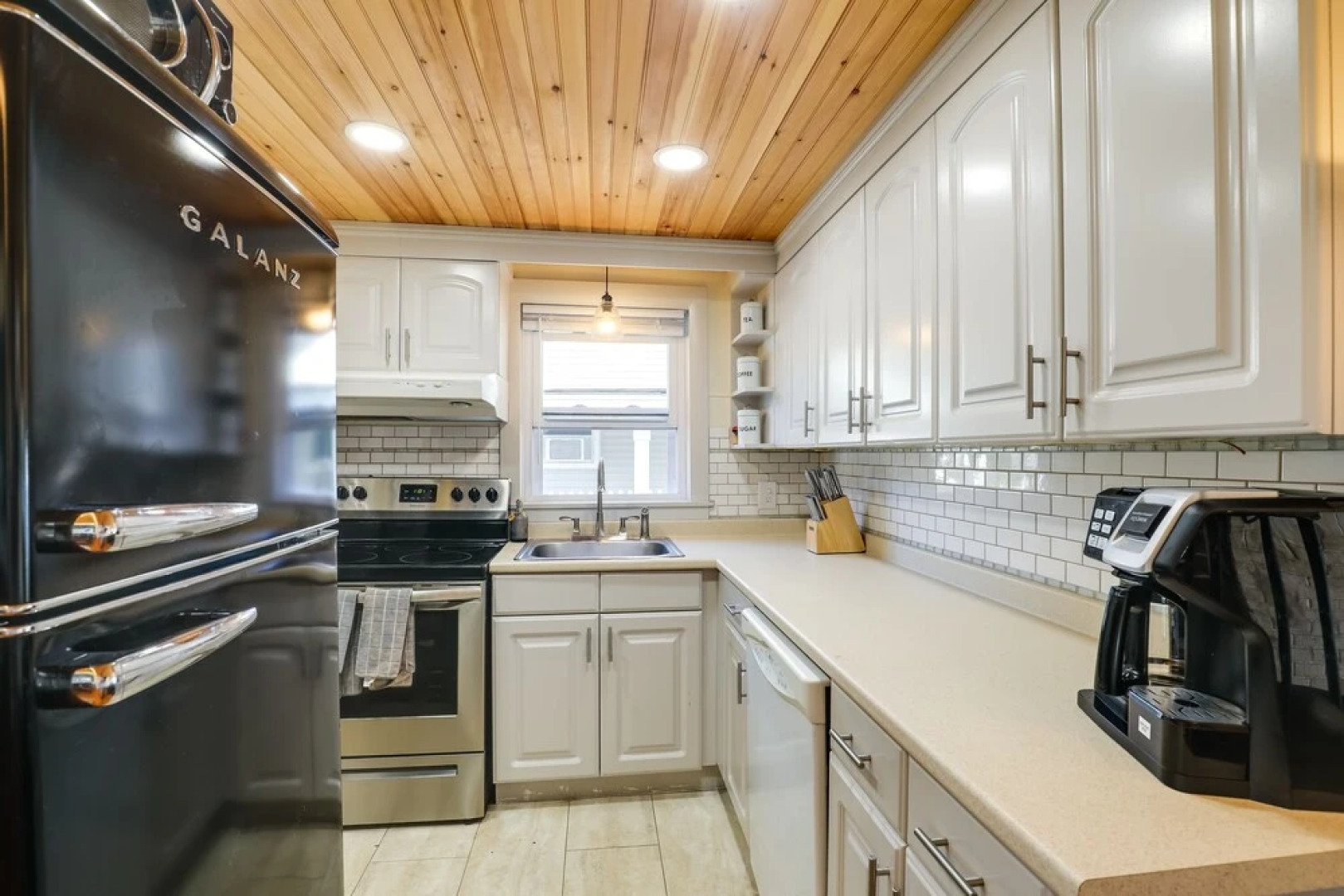 Riverfront New Hampshire Cottage w/ Boat Dock