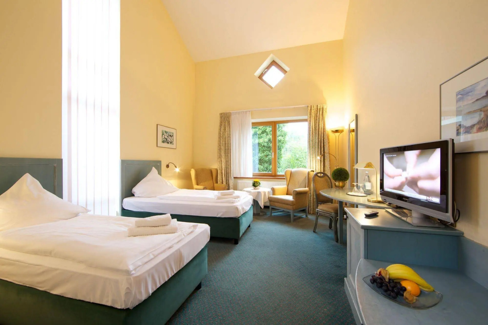 Hotel, Restaurant und Weinhandel Weinbek