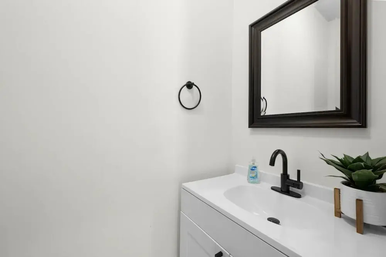 Knotty Pines by Avantstay Lake Views Renovated