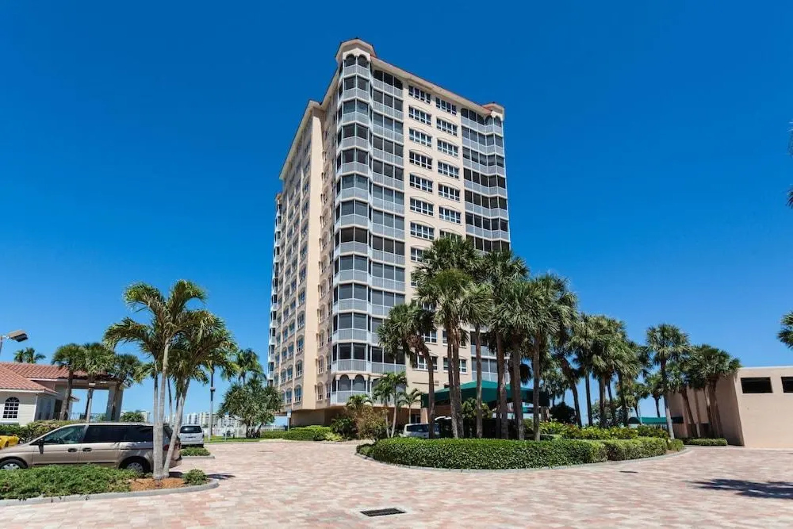 Island Beach Club 304