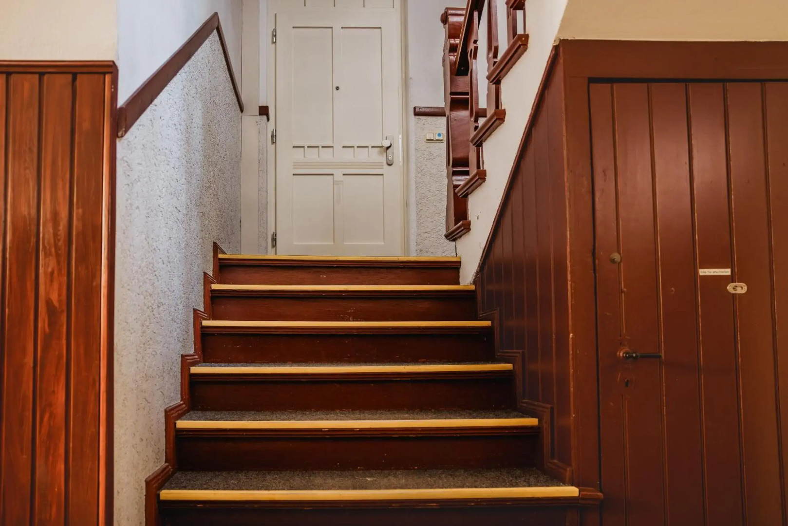 Charmante Altbau-Wohnung zwischen Altstadt und Klinikum mit Parkplatz