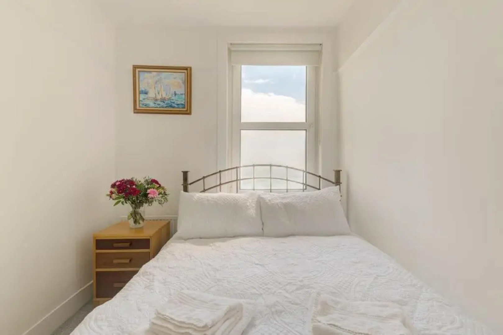 Worthing sea-front apartment