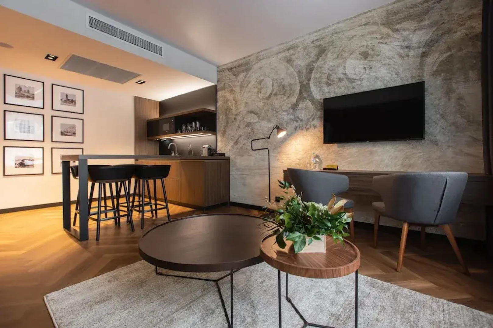 Dvor Podznoeva Studios and Apartments