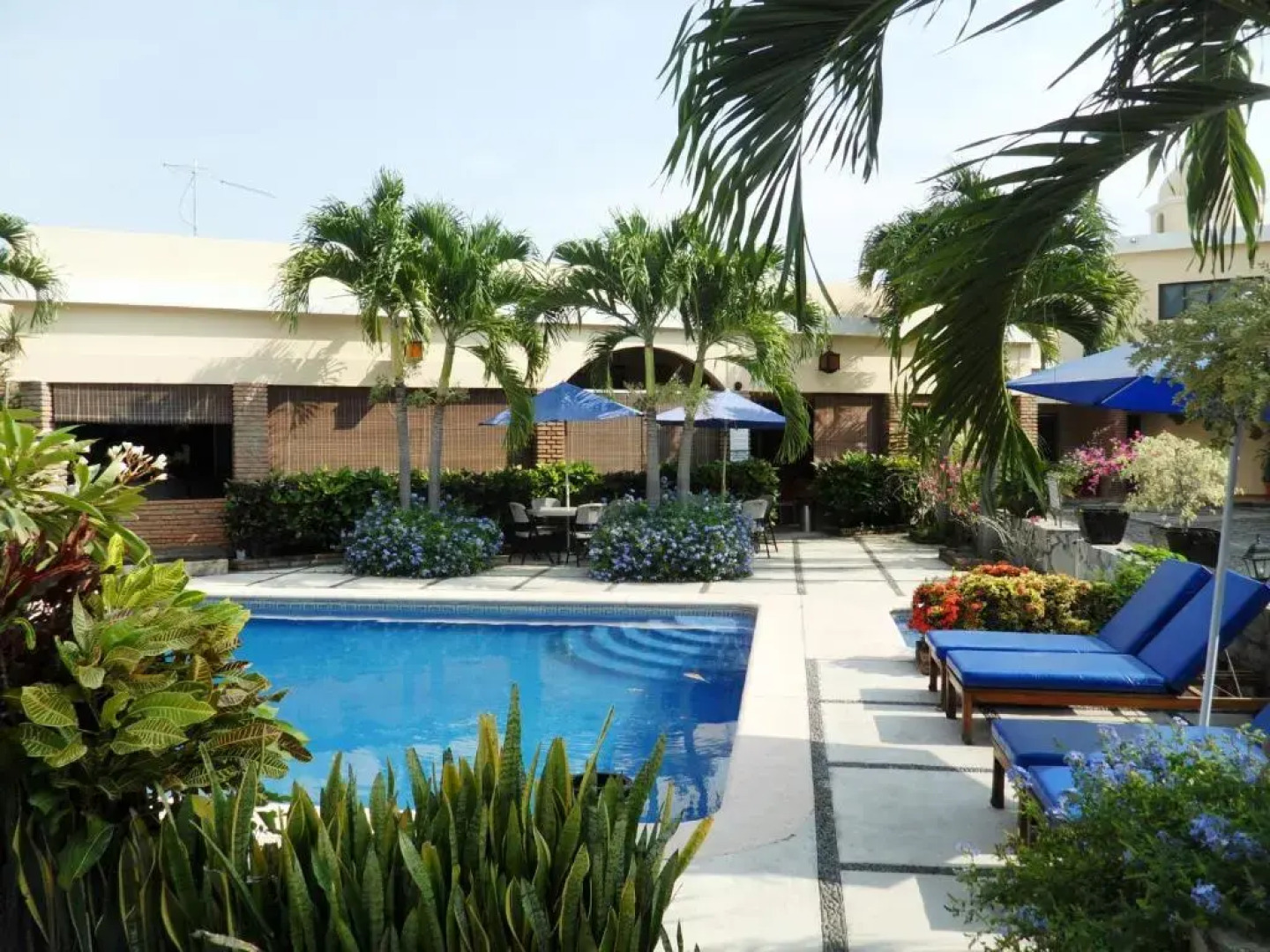 Hotel Montroi Express