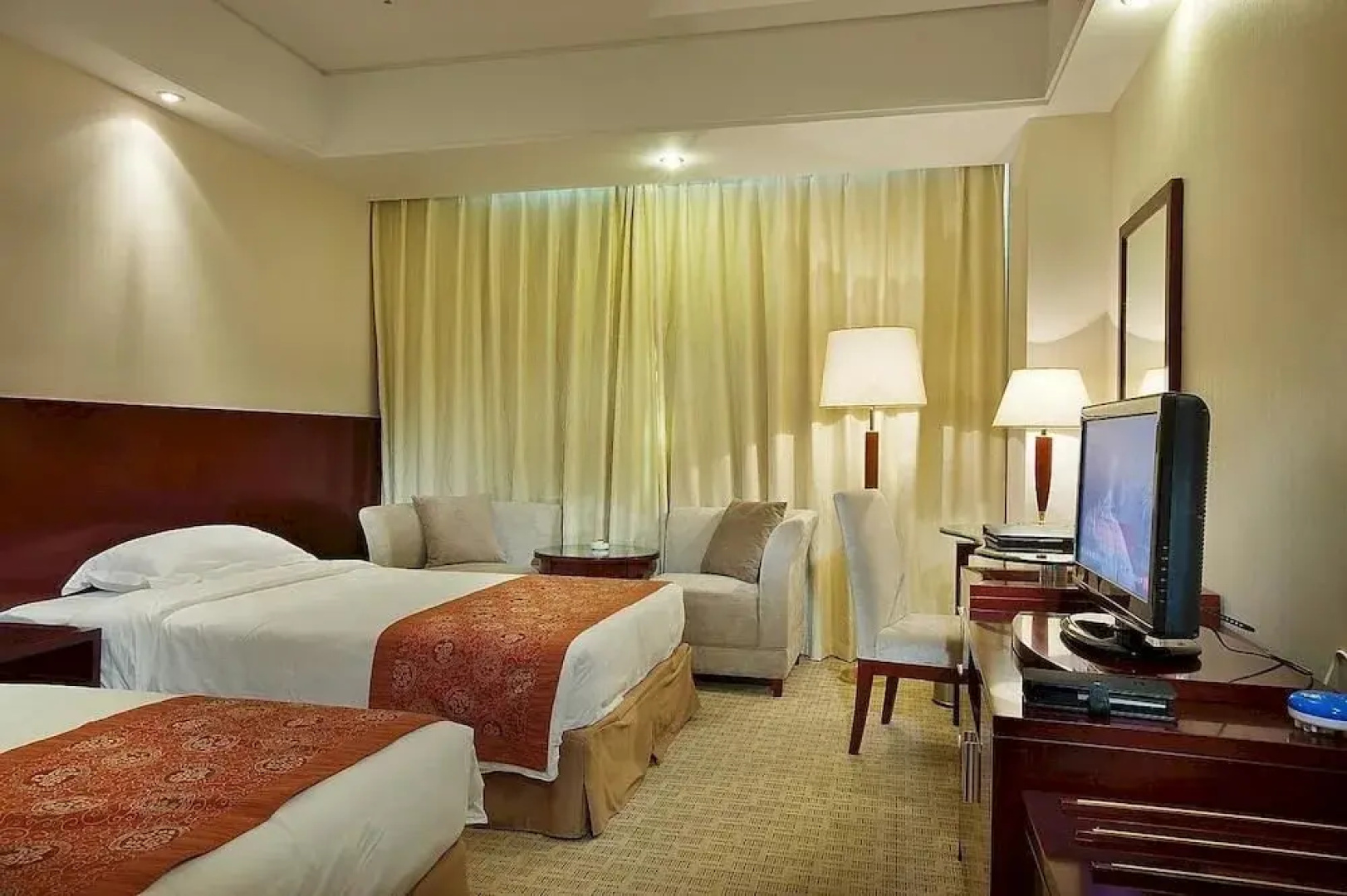 Chengde Tianbao Hotel