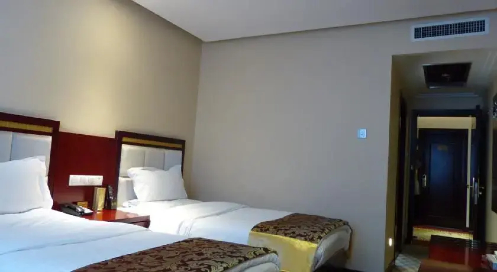 Wutaishan Golden Hills Hotel
