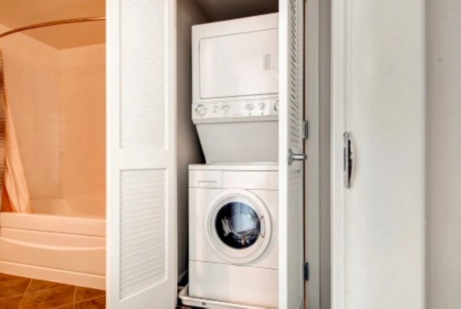 Global Luxury Suites at Fair St