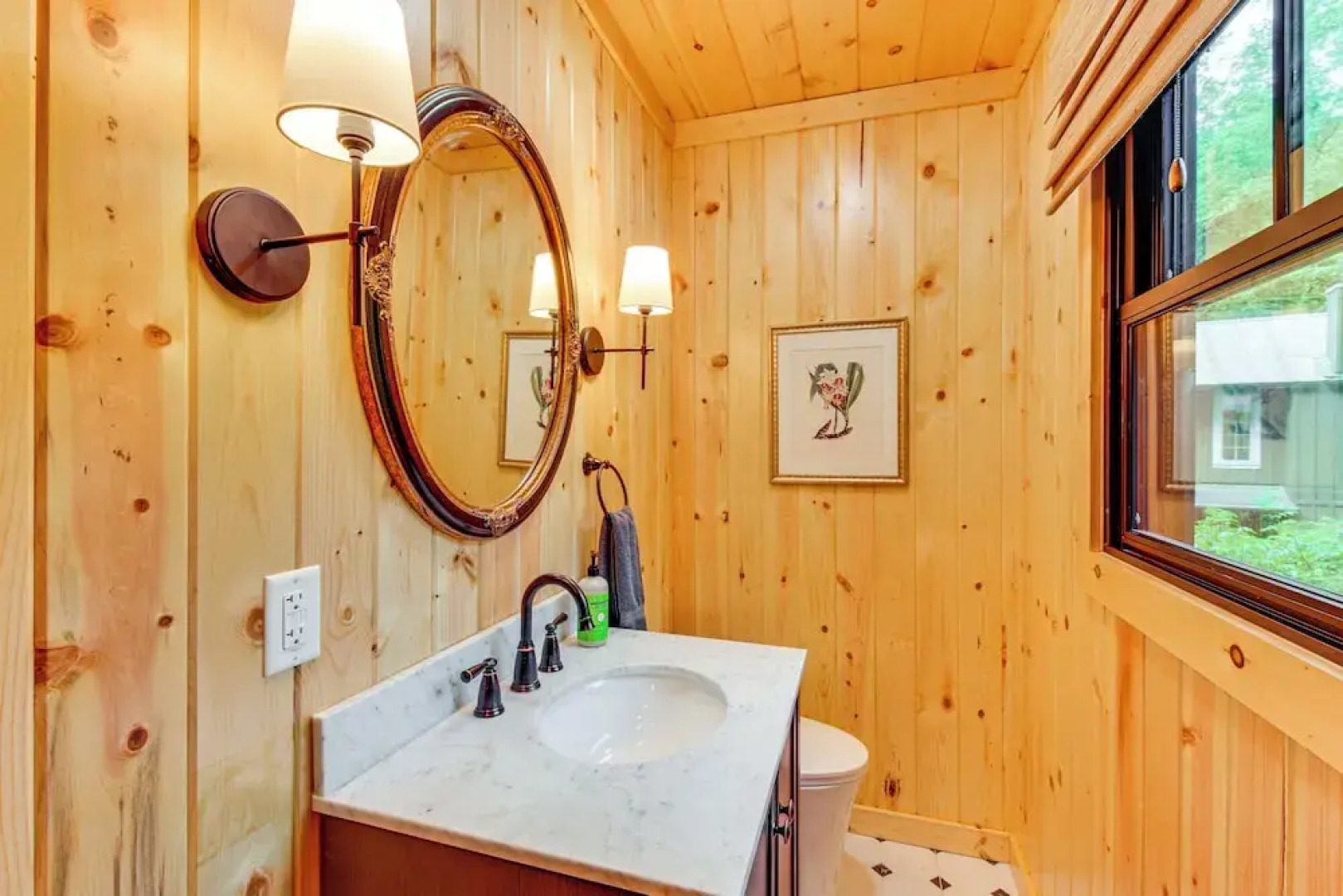 Tranquil Highlands Cottage With Fire Pit & Stream!