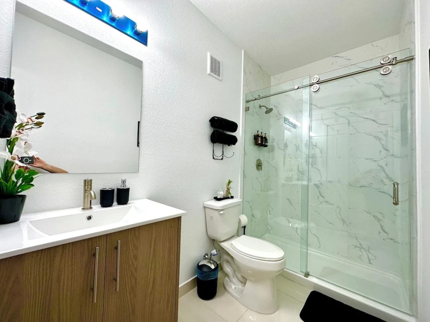 Green Luxurious 5BD Jungle House by FL Keys MIA