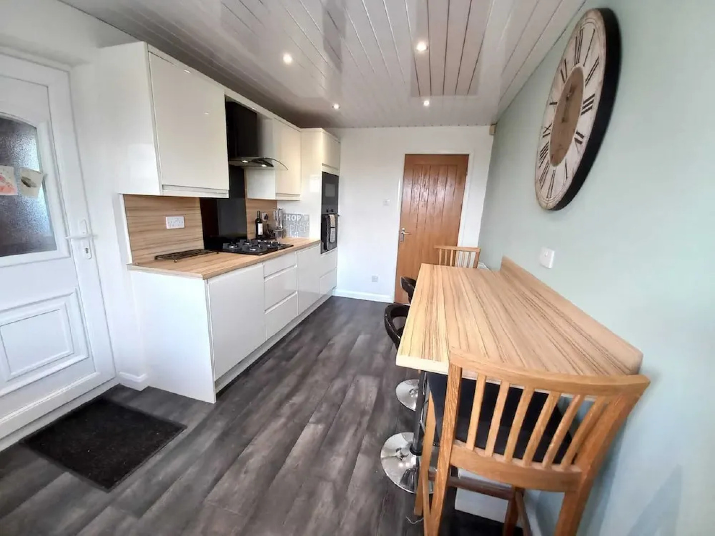 Charming Wentworth Lodge With Countryside Views