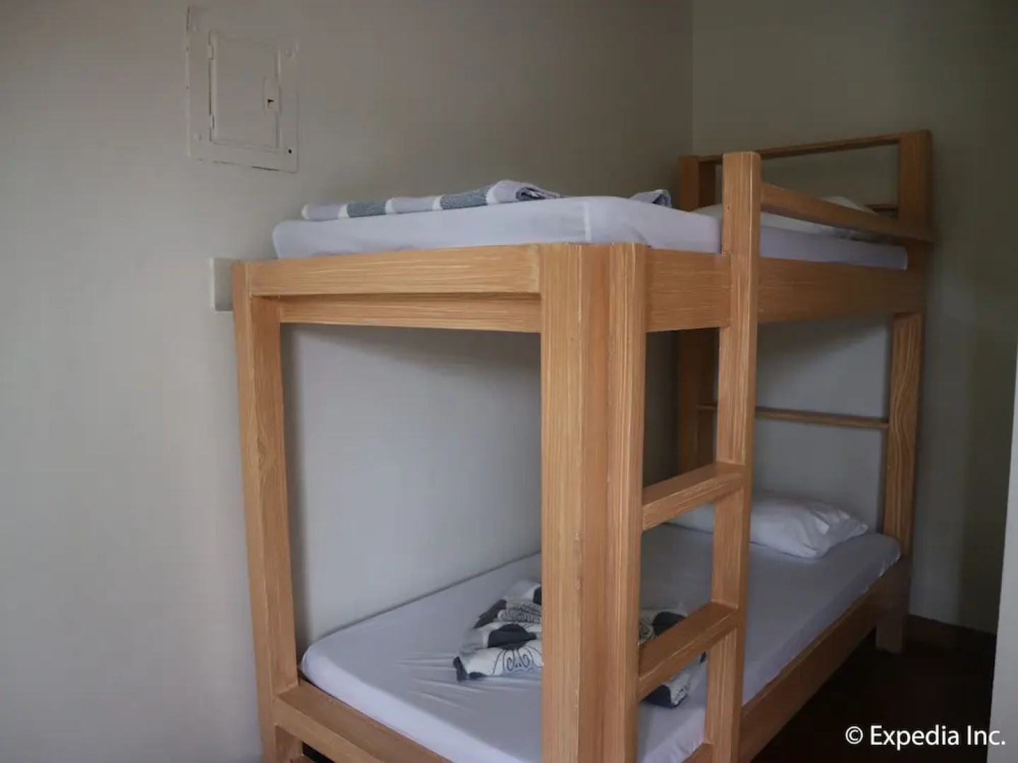 Pacific Waves Inn Annex