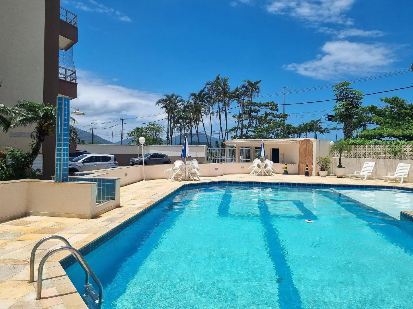 Apto em frente à praia em Caraguatatuba
