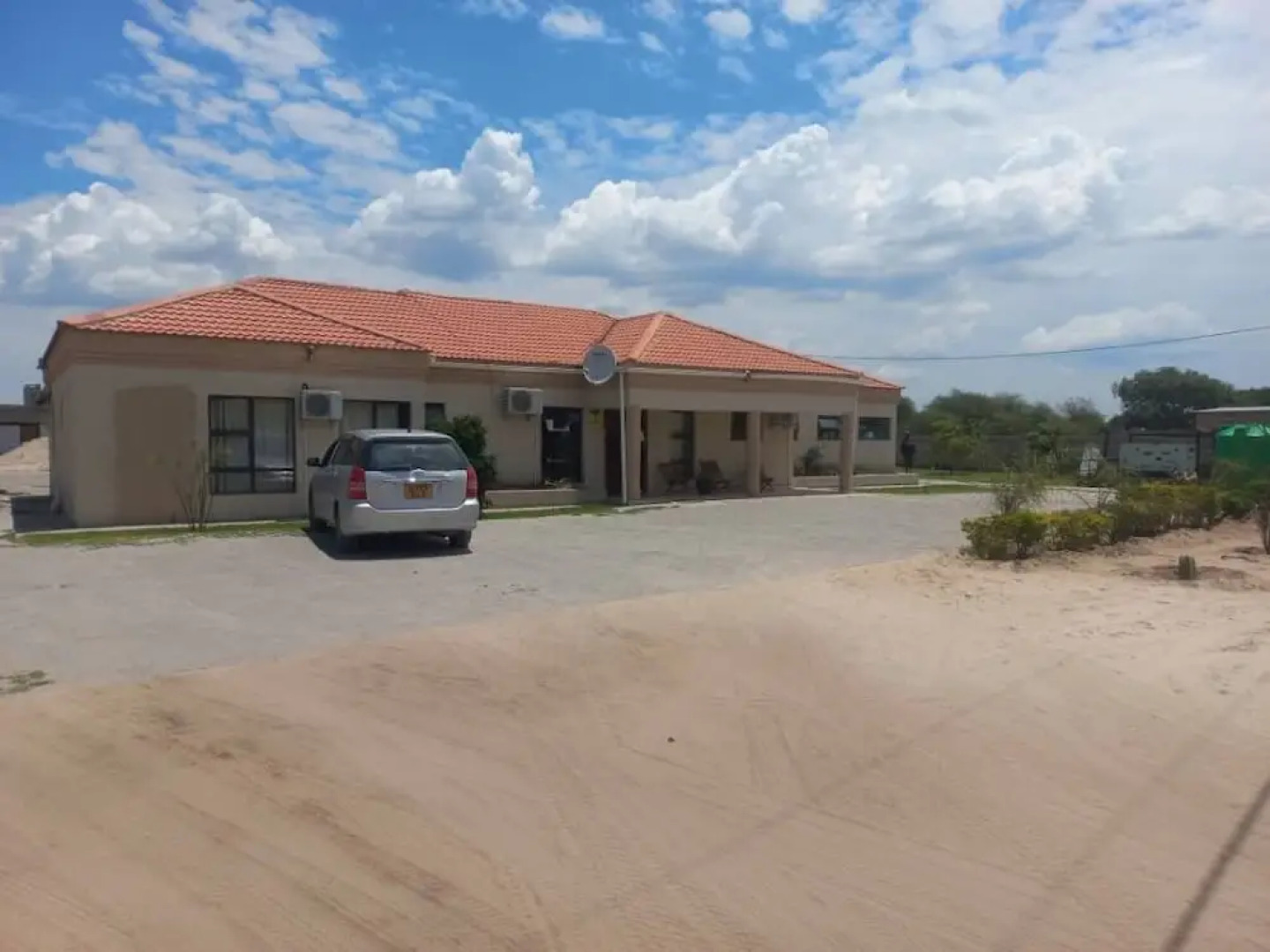 ShakeVille Guest House