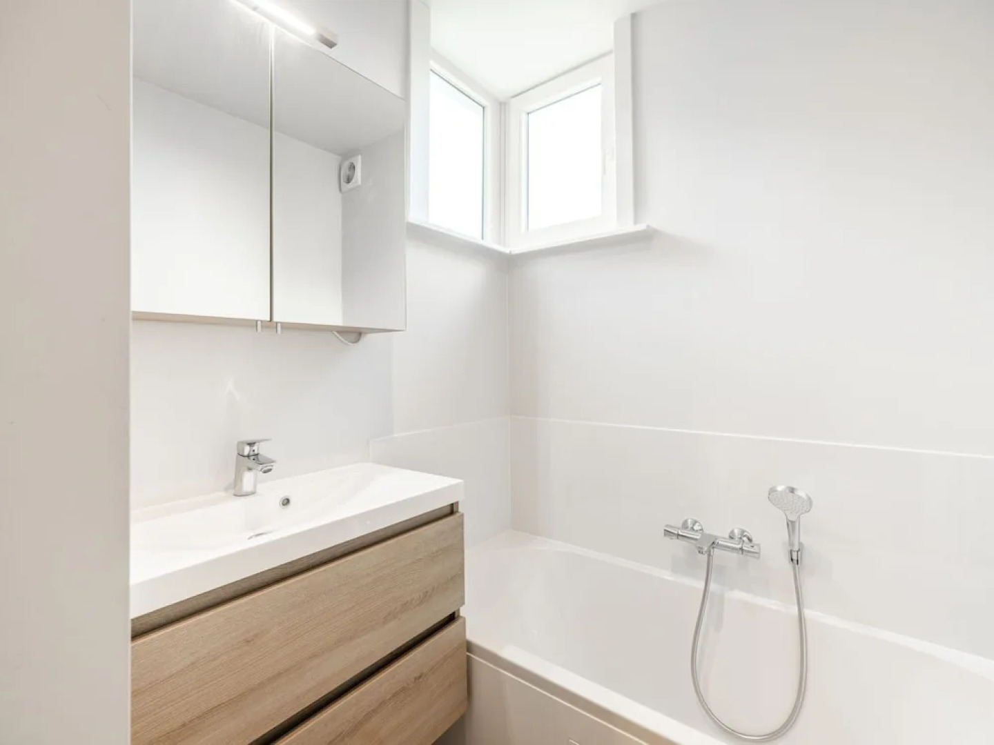 Villa Near Sea With BBQ and Play Attic