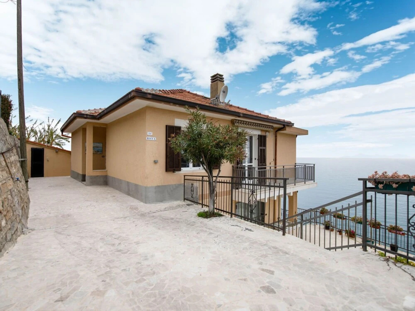 Scenic Holiday Home in Cipressa Near Town Centre