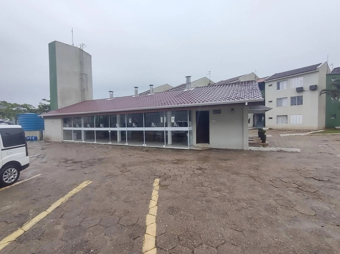 APTO TÉRREO a 50 Metros do MAR em Condomínio com PISCINAS MARAVILHOSAS