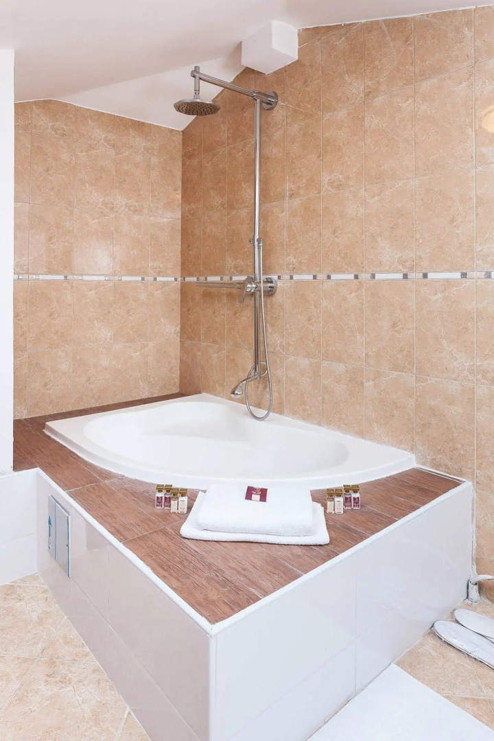 Modern Inn Boutique Hotel