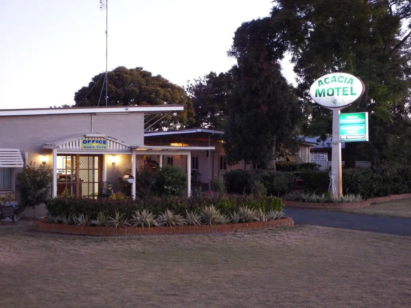 Acacia Motel