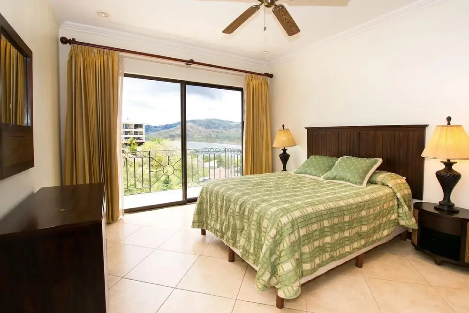 Luxury 3 bedroom condo with ocean view and private balcony