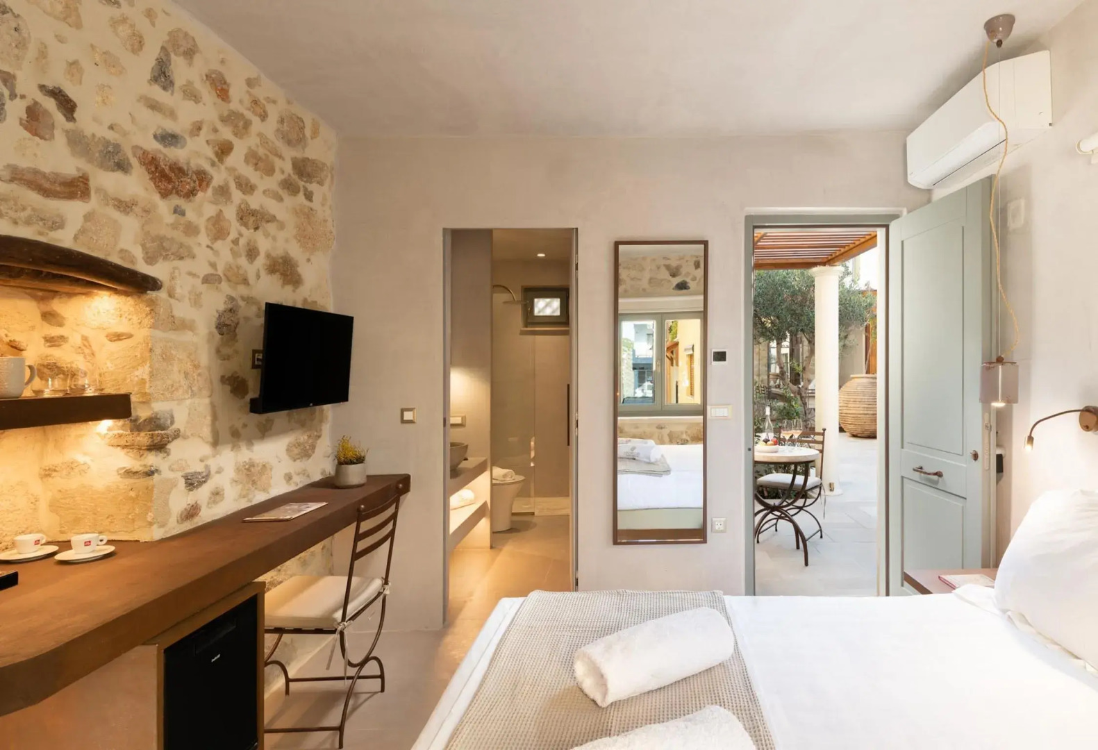 Inotropes Boutique Suites