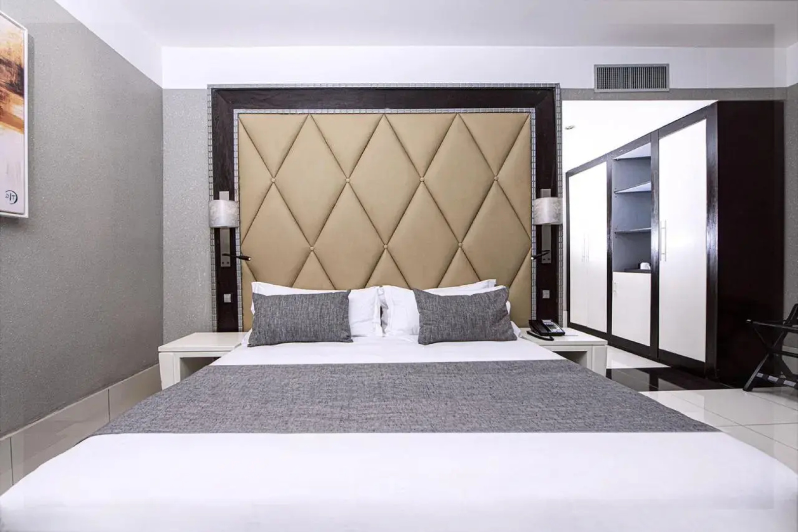 Krystal Palace Douala