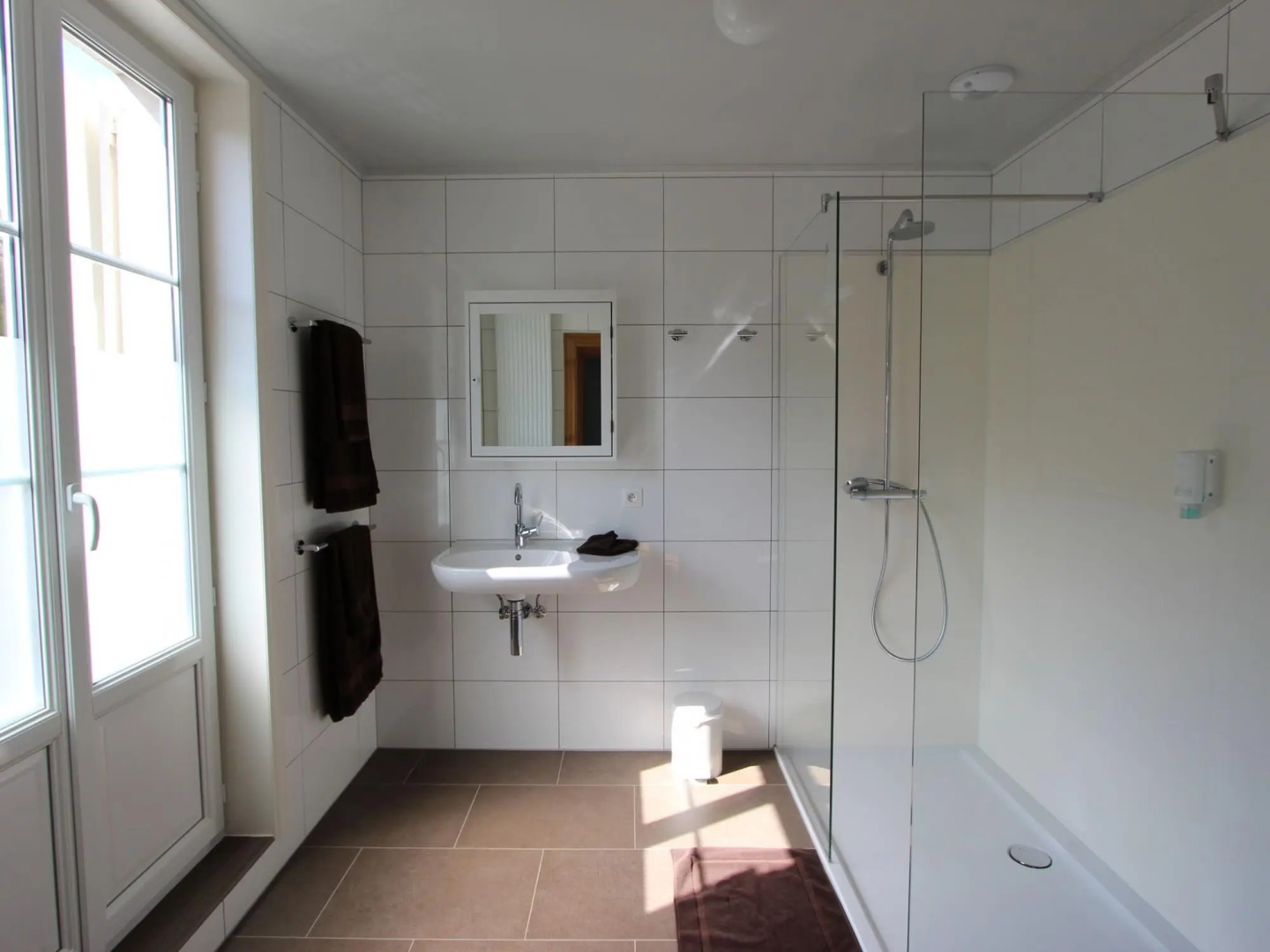 Heritage Castle in Bar-sur-Seine near River