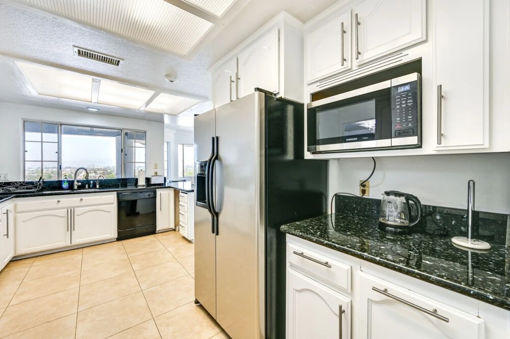 El Cajon Home w/ Pool & Views: 15 Mi to San Diego!