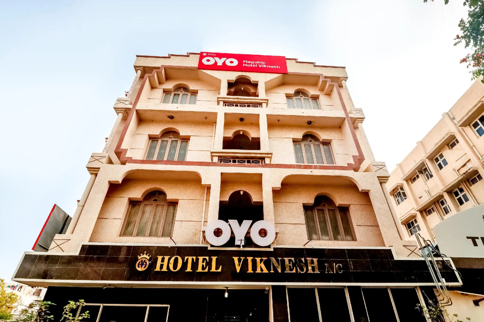 OYO 71454 Hotel Viknesh Residency