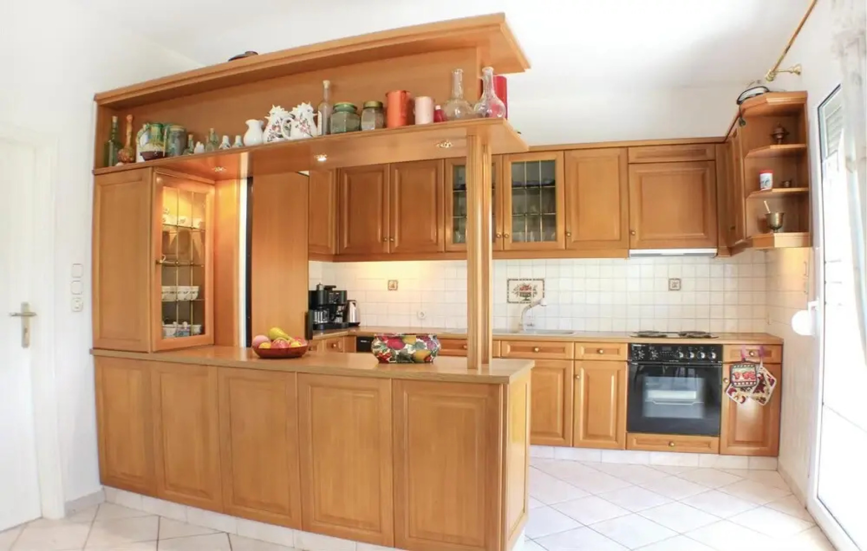 Beautiful Home in Xilokastro With 5 Bedrooms, Outdoor Swimming Pool and Swimming Pool