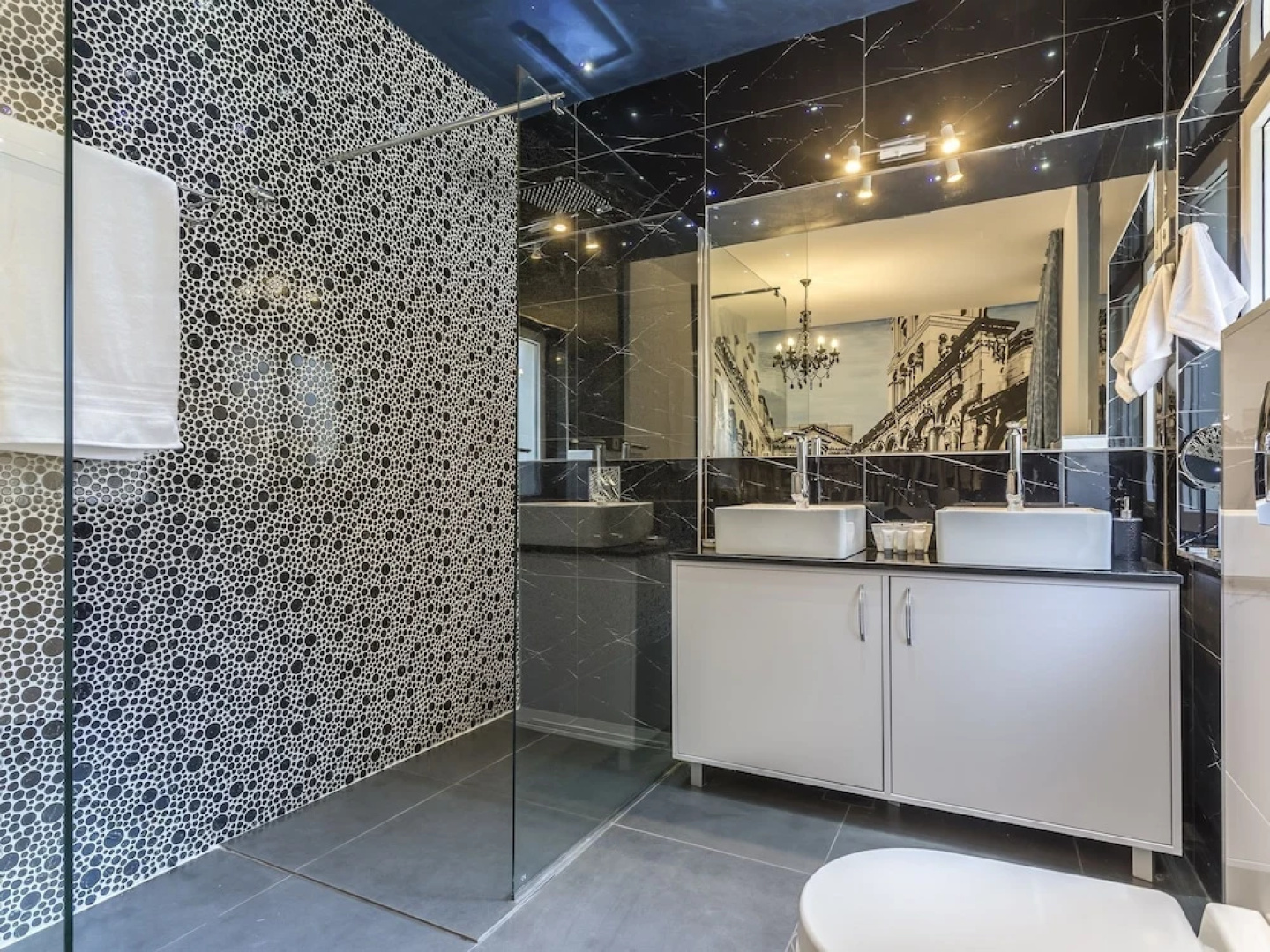 Fabuluous Villa with Private Pool, Garden, Hot Tub