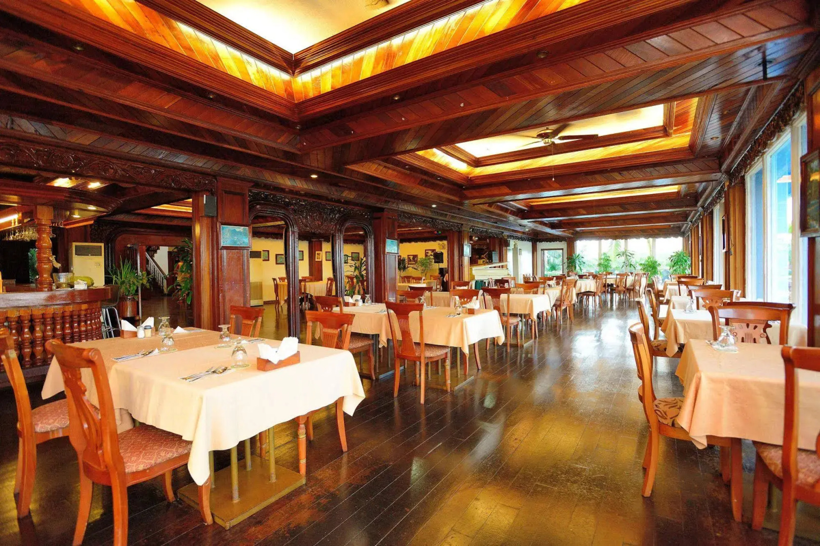 Airai Water Paradise Hotel & Spa