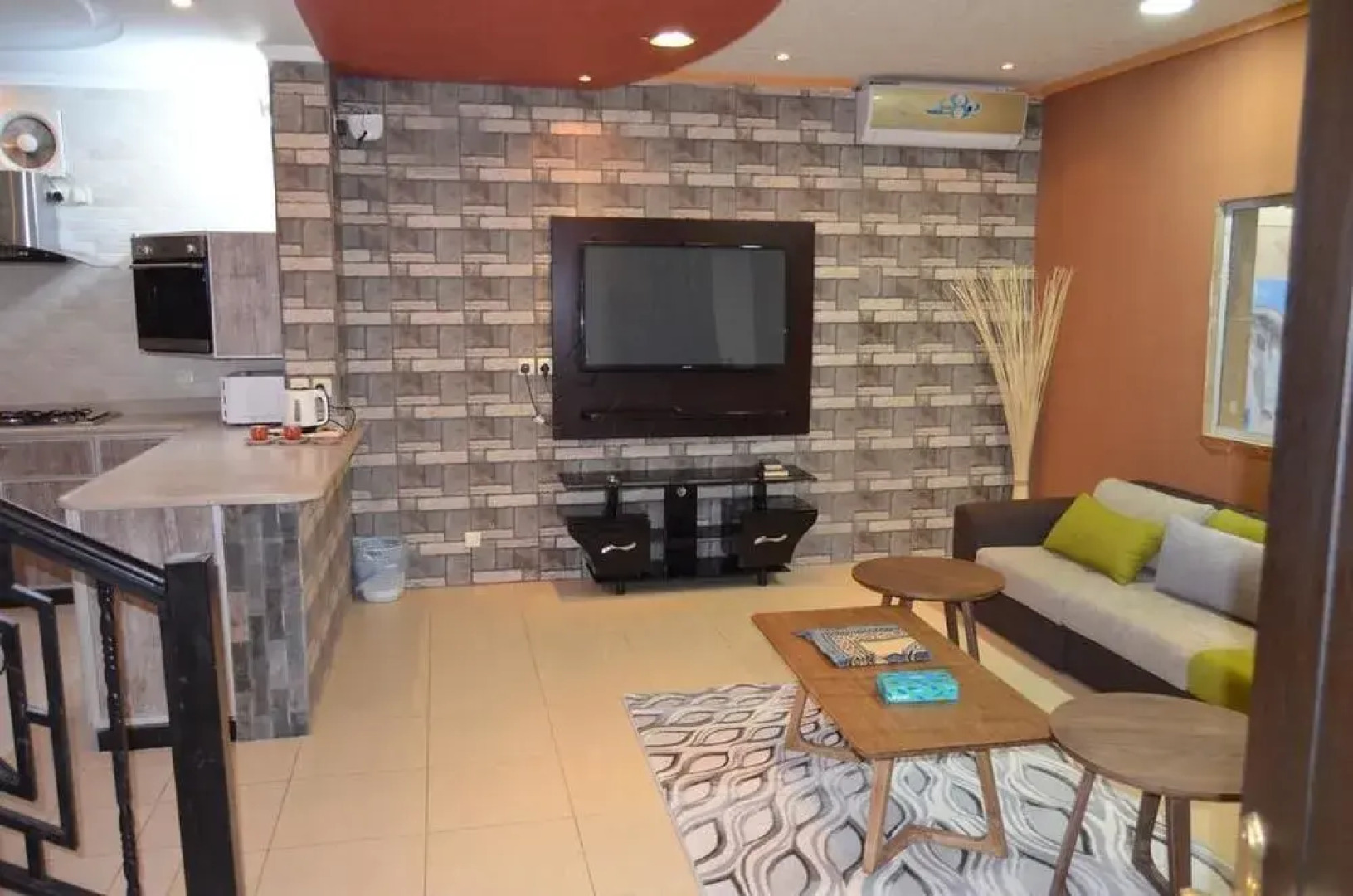 Al Dana Plaza Villas