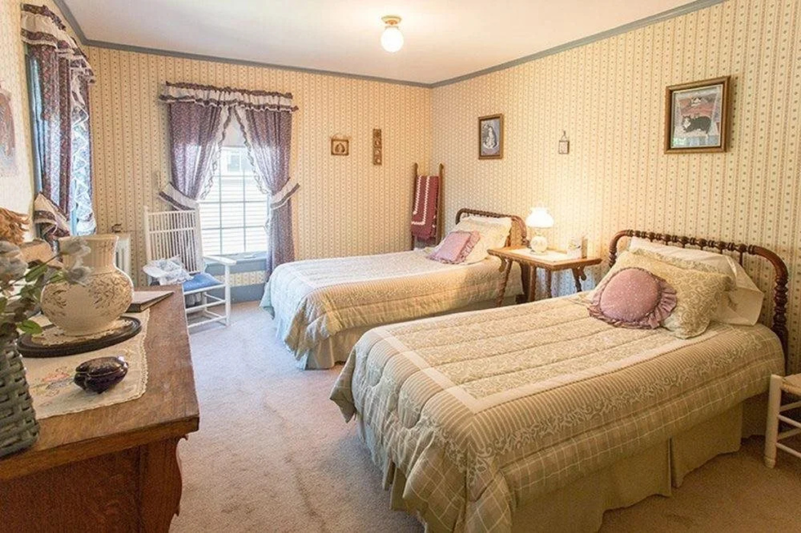 Casa Bella Inn & Restaurant