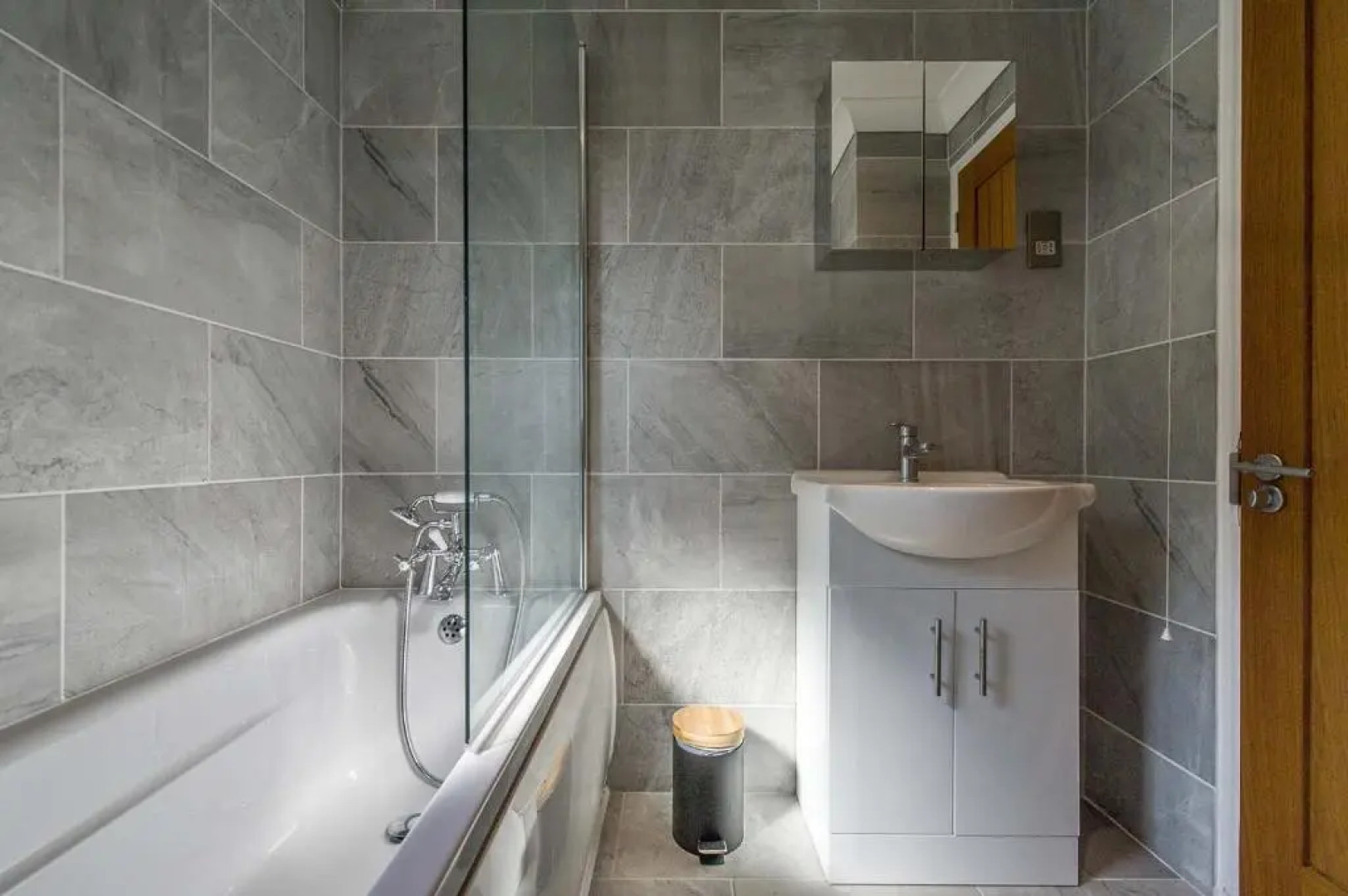 White Horse Holiday Park, Lincoln with Private Hot Tubs