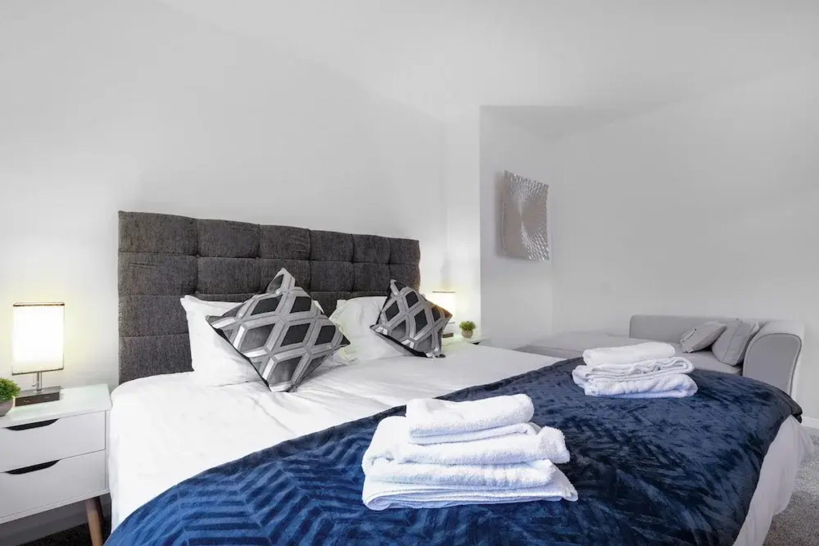 Bright 4 bed 2 bath house near Pinewood