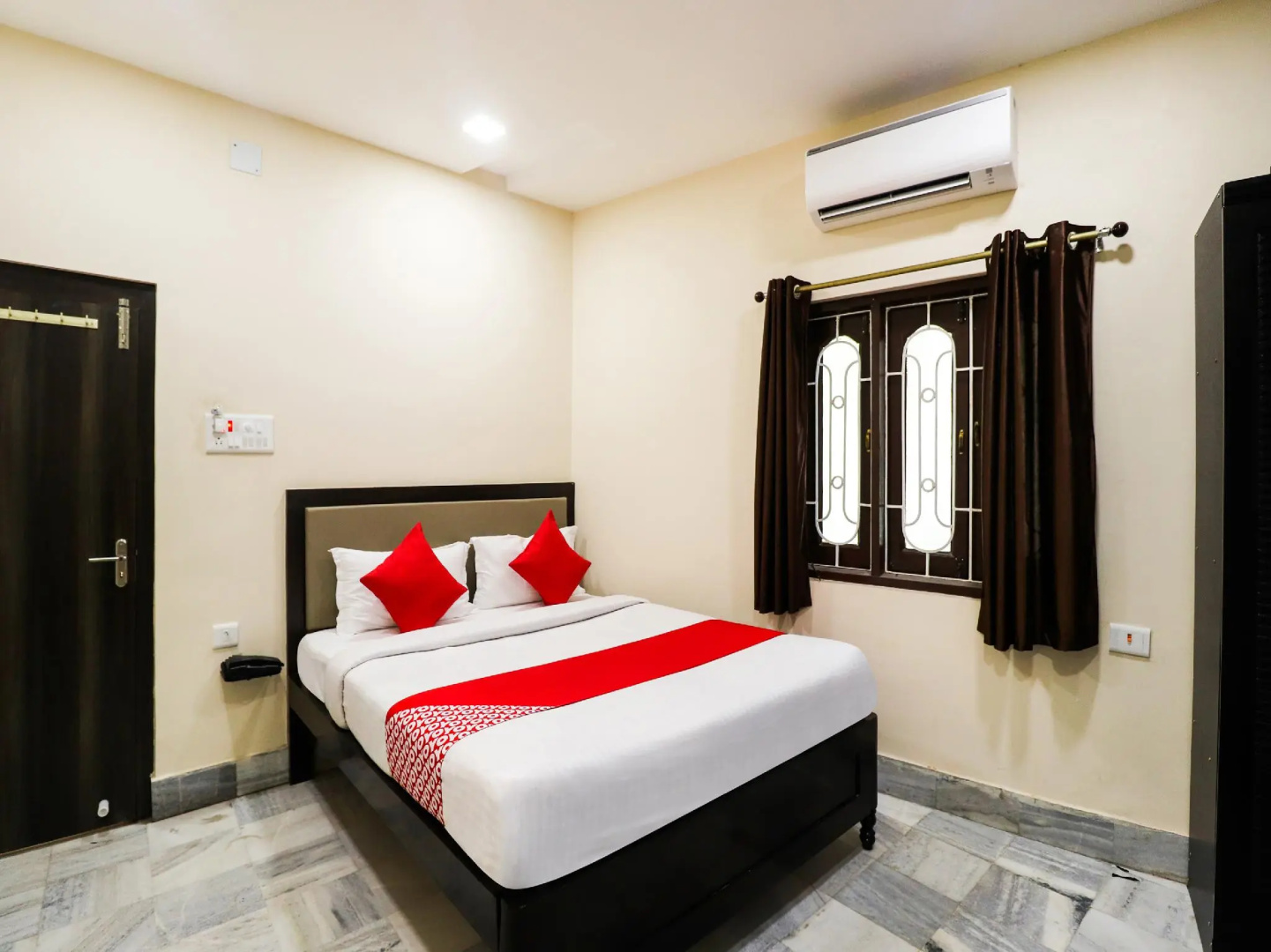OYO Flagship 45144 Hotel Annie